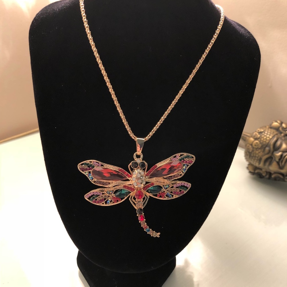 ✨3 for $10✨ Stunning multicolor Dragonfly
